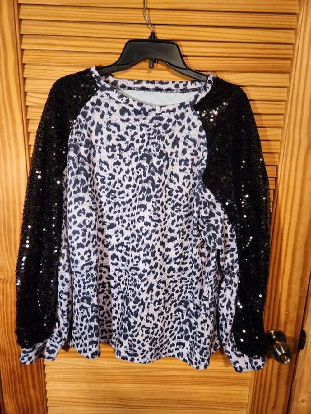 Women's XL Leopard Print Top Sequin Long Sleeve Raglan Blouse